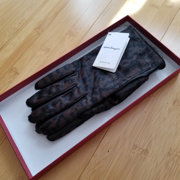 ๐ธ NWT Salvatore Ferragamo Leopard Print Leather Cashmere Lining Women's Gloves - Picture 3 of 9